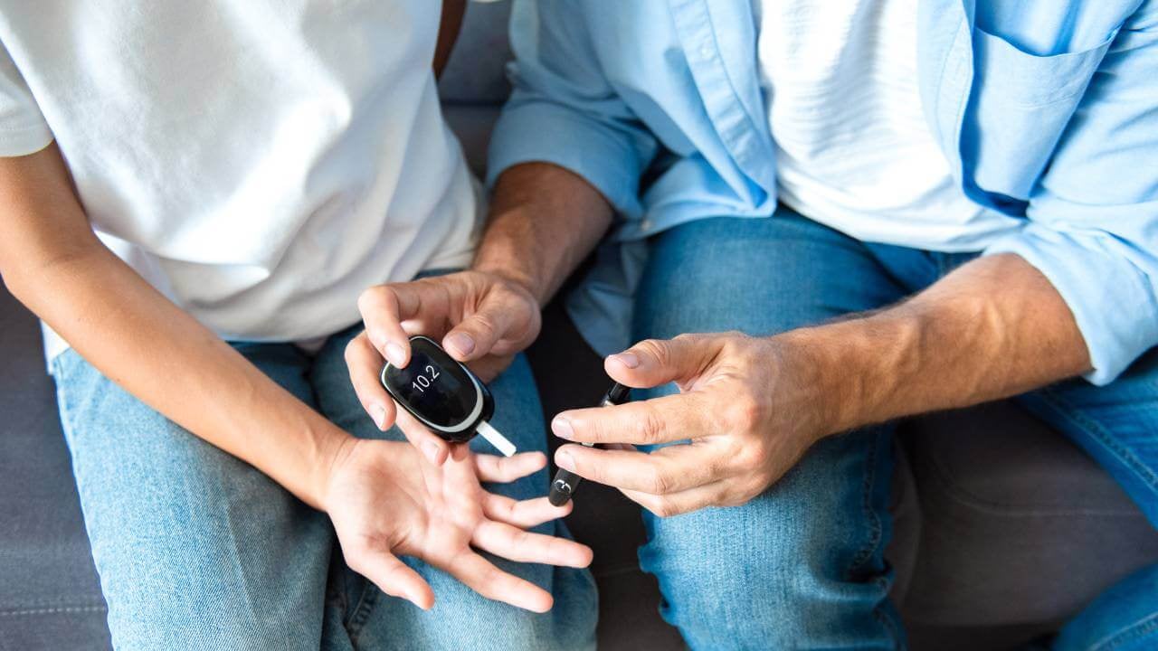 Patient taking diabetes test